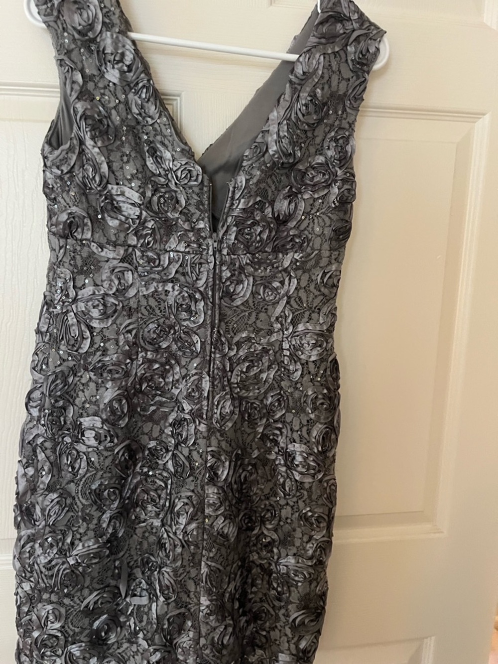 Scarlett Silver Gray Floral Appliqué V‑Neck Midi Dress